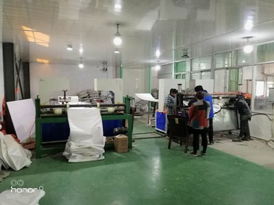 鸡屎传送带焊接机现场