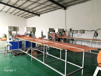 清粪带热合机现场图